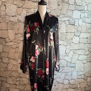 Apt. 9 Black Floral Robe